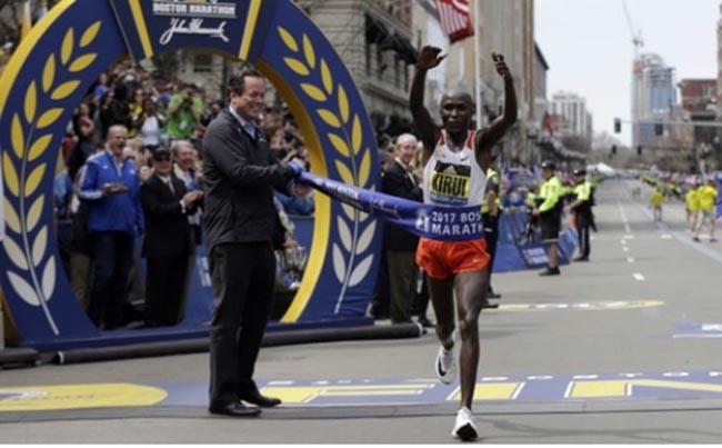 قهرمانی دو دونده کنیایی در دوش  ماراتن بوستون 